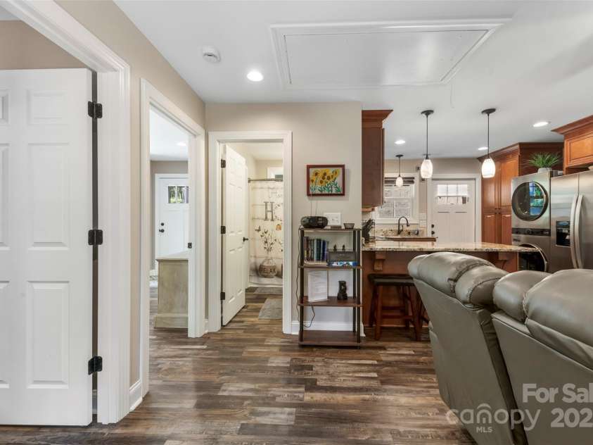 8333 Catawba Cove Drive, Belmont, NC 28012.  MLS# CAR4278915, YatesRealty ID 28739. 