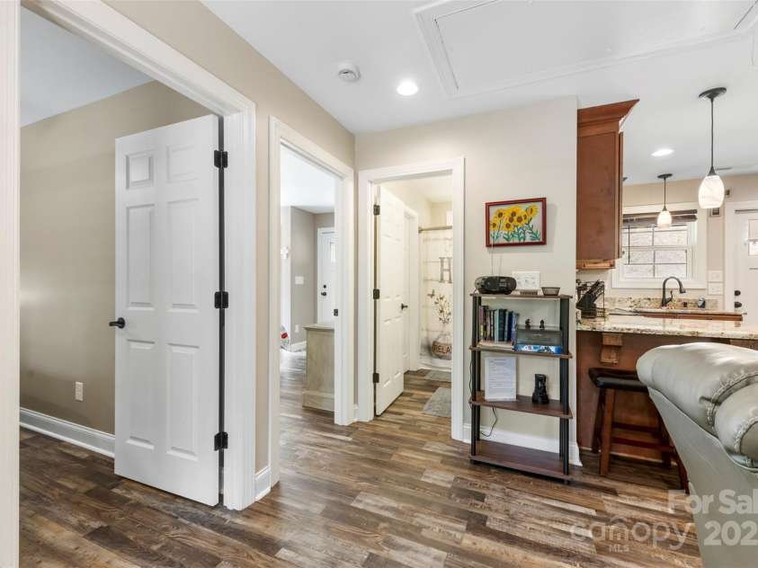 8333 Catawba Cove Drive, Belmont, NC 28012.  MLS# CAR4278915, YatesRealty ID 28739. 