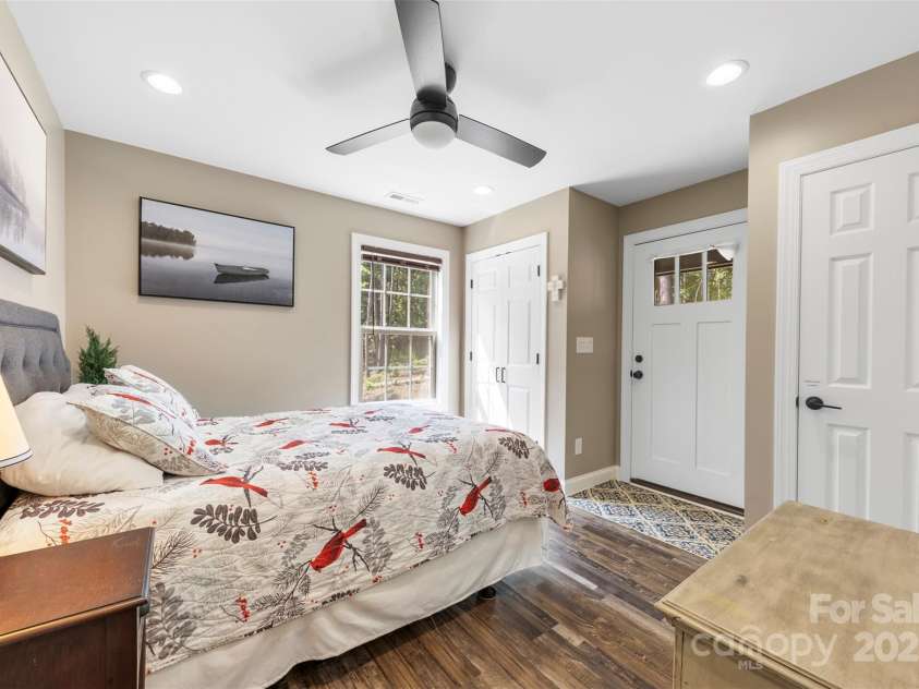 8333 Catawba Cove Drive, Belmont, NC 28012.  MLS# CAR4278915, YatesRealty ID 28739. 