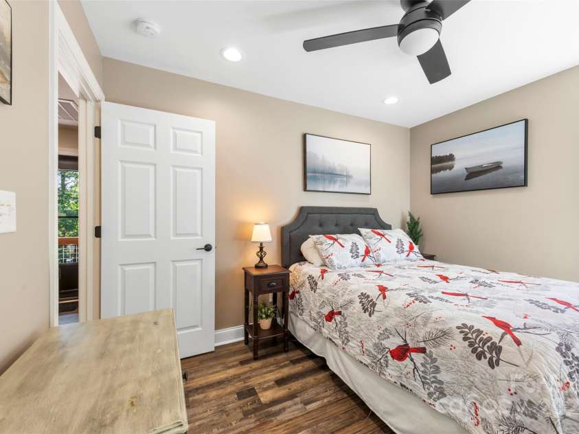 8333 Catawba Cove Drive, Belmont, NC 28012.  MLS# CAR4278915, YatesRealty ID 28739. 