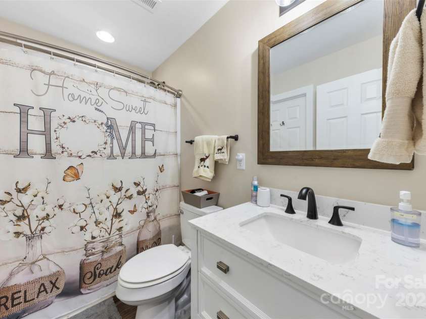 8333 Catawba Cove Drive, Belmont, NC 28012.  MLS# CAR4278915, YatesRealty ID 28739. 