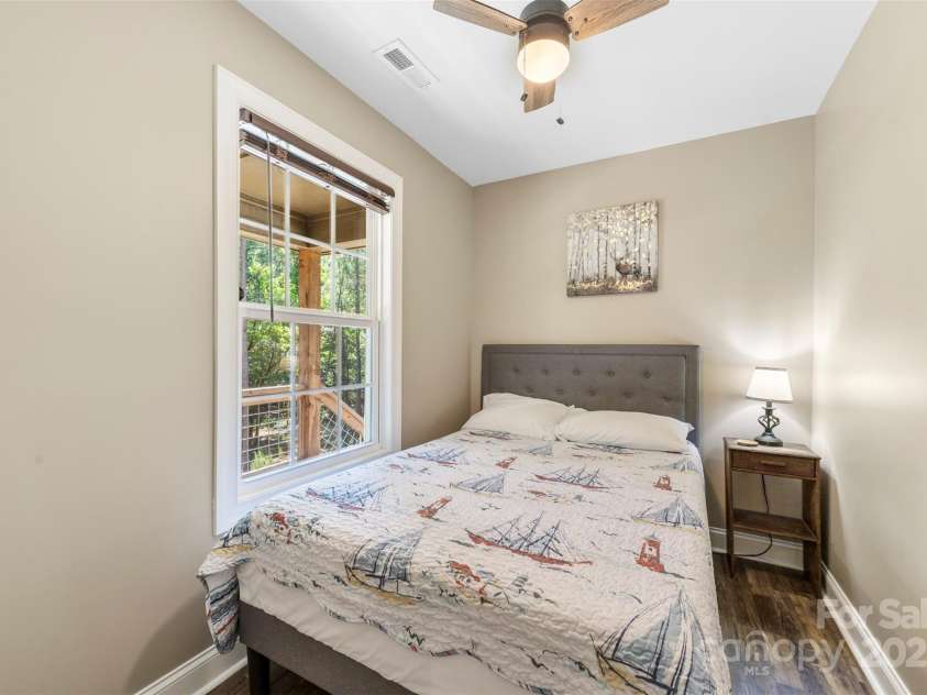 8333 Catawba Cove Drive, Belmont, NC 28012.  MLS# CAR4278915, YatesRealty ID 28739. 