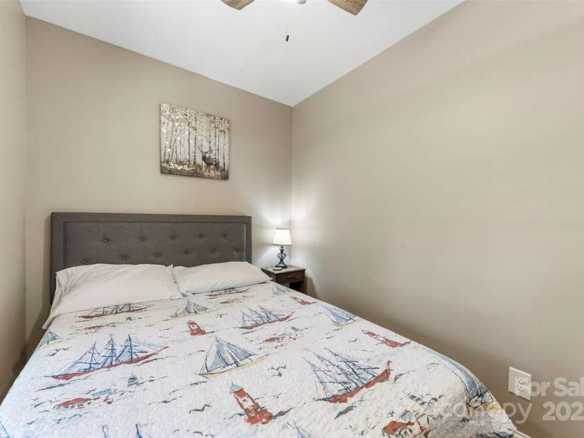 8333 Catawba Cove Drive, Belmont, NC 28012.  MLS# CAR4278915, YatesRealty ID 28739. 