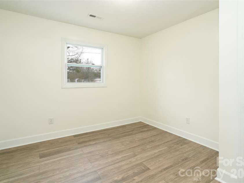 3115 Crestview Drive, Florence, SC 29501.  MLS# CAR4340430, YatesRealty ID 2874. 