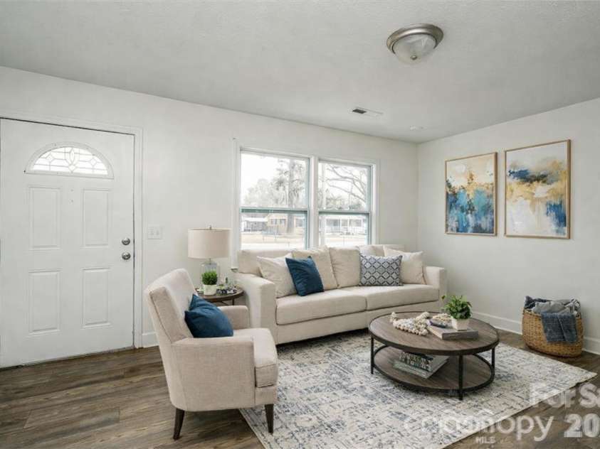 3115 Crestview Drive, Florence, SC 29501.  MLS# CAR4340430, YatesRealty ID 2874. Digitally staged