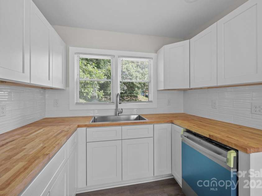 59 Mckinnon Avenue, Concord, NC 28025.  MLS# CAR4280953, YatesRealty ID 28740. 