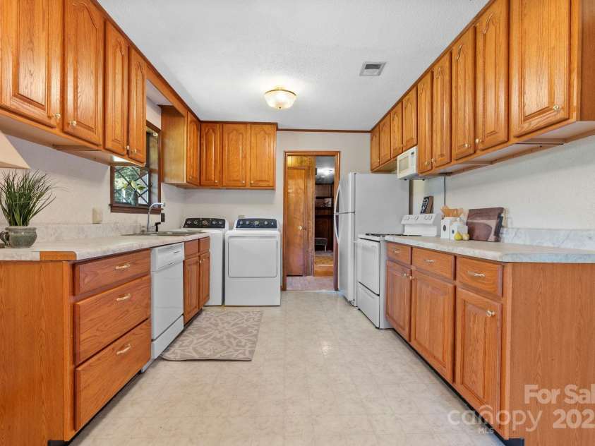 343 Highland Drive, Marion, NC 28752.  MLS# CAR4281875, YatesRealty ID 28741. 