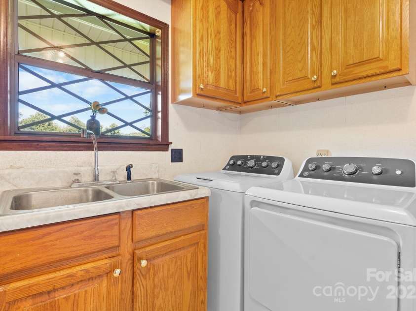 343 Highland Drive, Marion, NC 28752.  MLS# CAR4281875, YatesRealty ID 28741. 