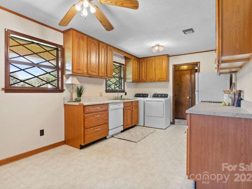 343 Highland Drive, Marion, NC 28752.  MLS# CAR4281875, YatesRealty ID 28741. 