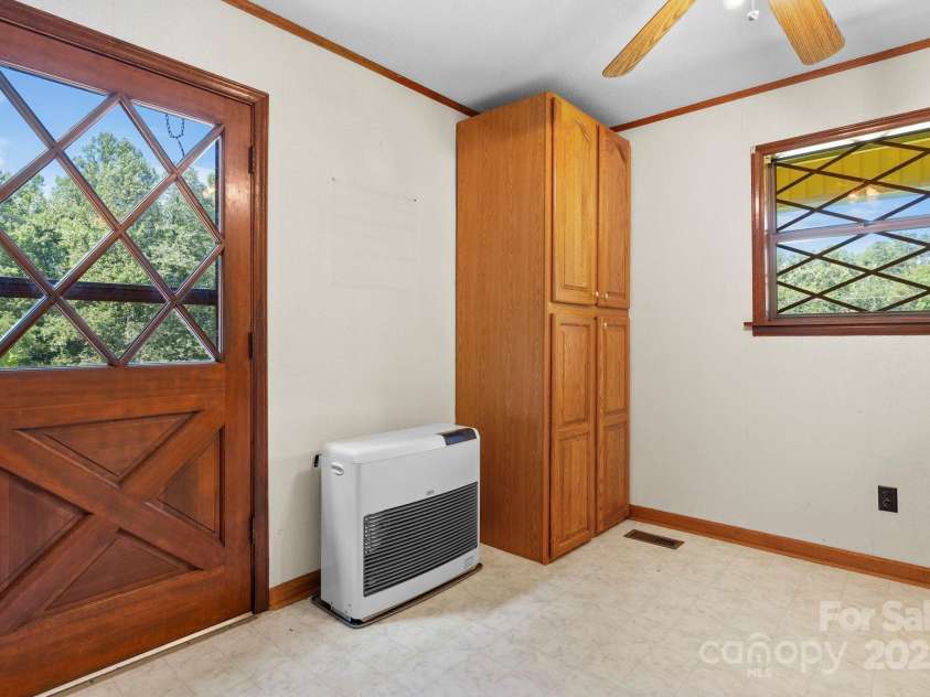 343 Highland Drive, Marion, NC 28752.  MLS# CAR4281875, YatesRealty ID 28741. 