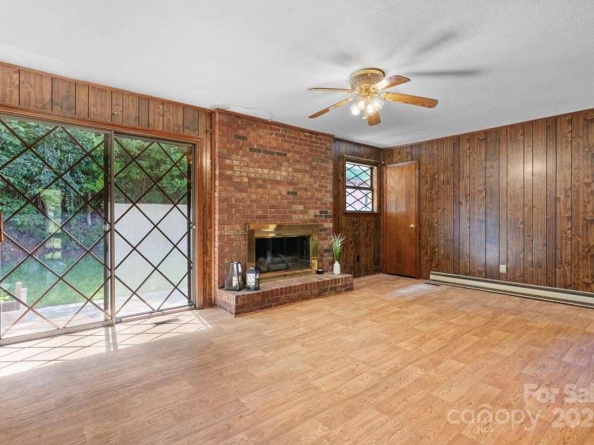 343 Highland Drive, Marion, NC 28752.  MLS# CAR4281875, YatesRealty ID 28741. 