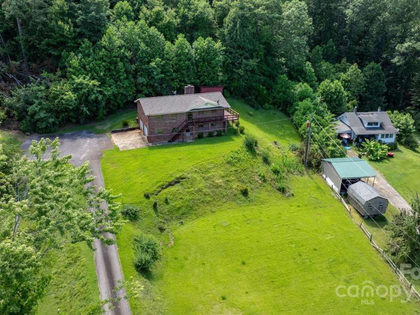 343 Highland Drive, Marion, NC 28752.  MLS# CAR4281875, YatesRealty ID 28741. 