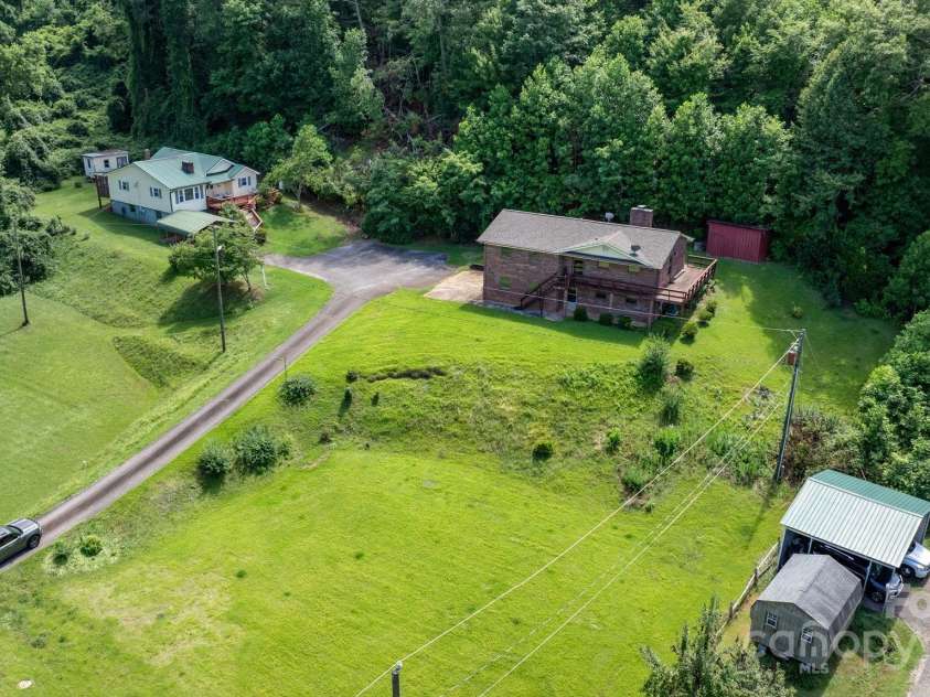 343 Highland Drive, Marion, NC 28752.  MLS# CAR4281875, YatesRealty ID 28741. 