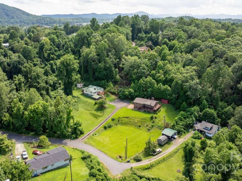 343 Highland Drive, Marion, NC 28752.  MLS# CAR4281875, YatesRealty ID 28741. 