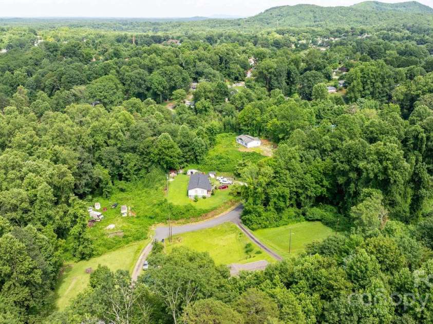 343 Highland Drive, Marion, NC 28752.  MLS# CAR4281875, YatesRealty ID 28741. 