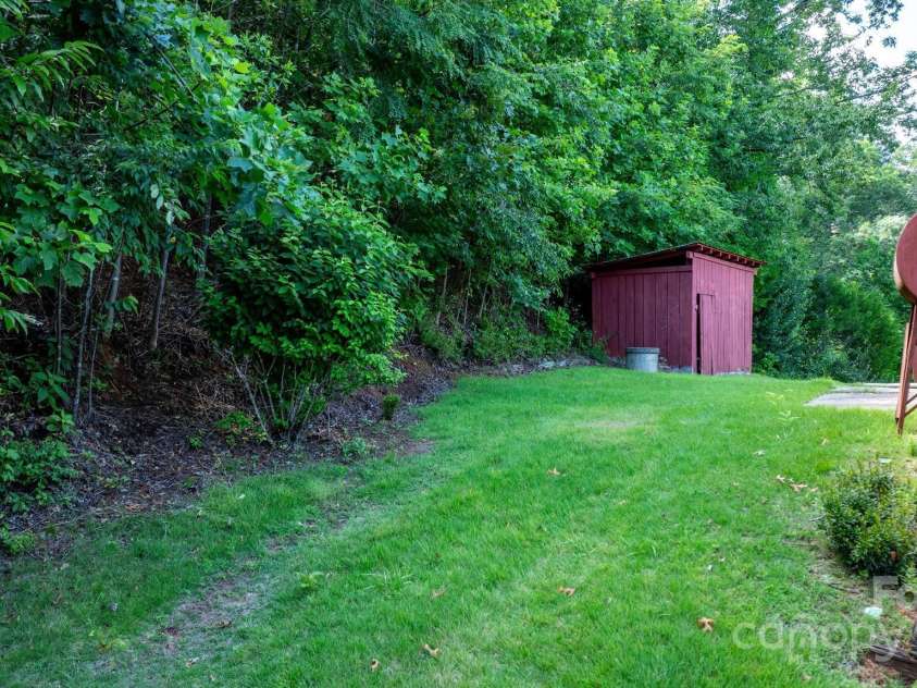 343 Highland Drive, Marion, NC 28752.  MLS# CAR4281875, YatesRealty ID 28741. Back Yard