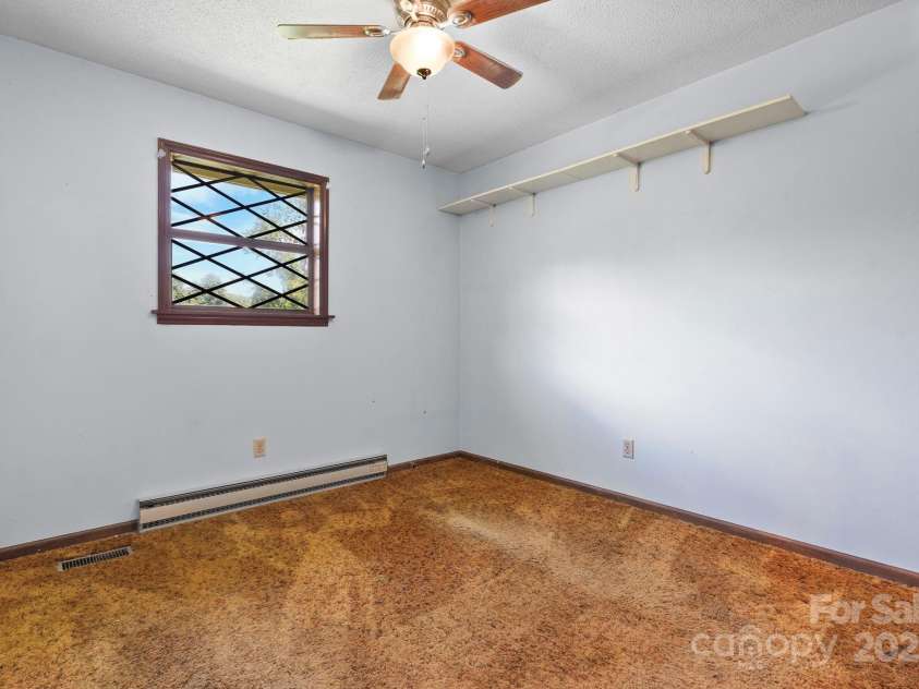 343 Highland Drive, Marion, NC 28752.  MLS# CAR4281875, YatesRealty ID 28741. Br 2