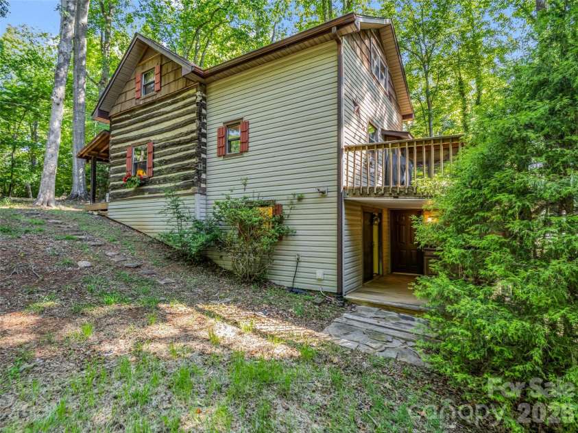 1208 Forest Lake Heights Drive, Nebo, NC 28761.  MLS# CAR4391065, YatesRealty ID 28742. 