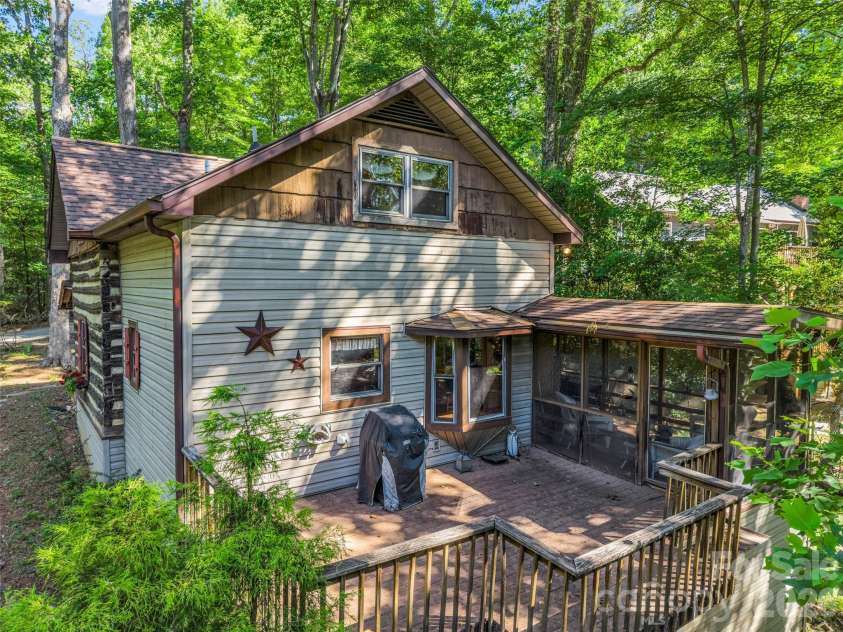 1208 Forest Lake Heights Drive, Nebo, NC 28761.  MLS# CAR4391065, YatesRealty ID 28742. 