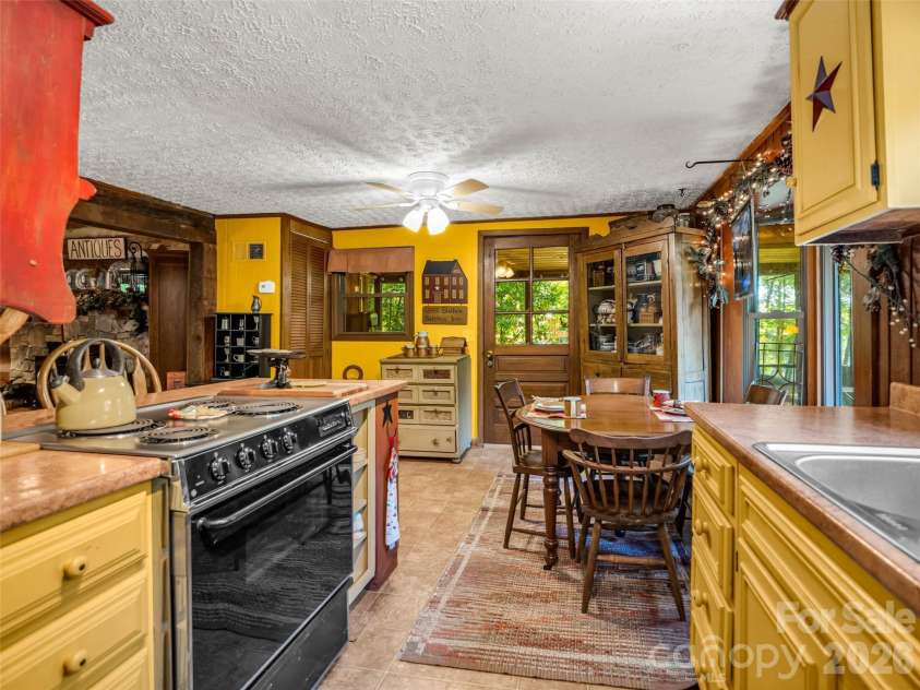 1208 Forest Lake Heights Drive, Nebo, NC 28761.  MLS# CAR4391065, YatesRealty ID 28742. 