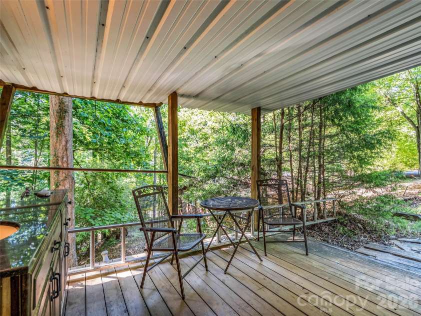 1208 Forest Lake Heights Drive, Nebo, NC 28761.  MLS# CAR4391065, YatesRealty ID 28742. 