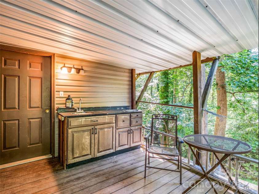 1208 Forest Lake Heights Drive, Nebo, NC 28761.  MLS# CAR4391065, YatesRealty ID 28742. 