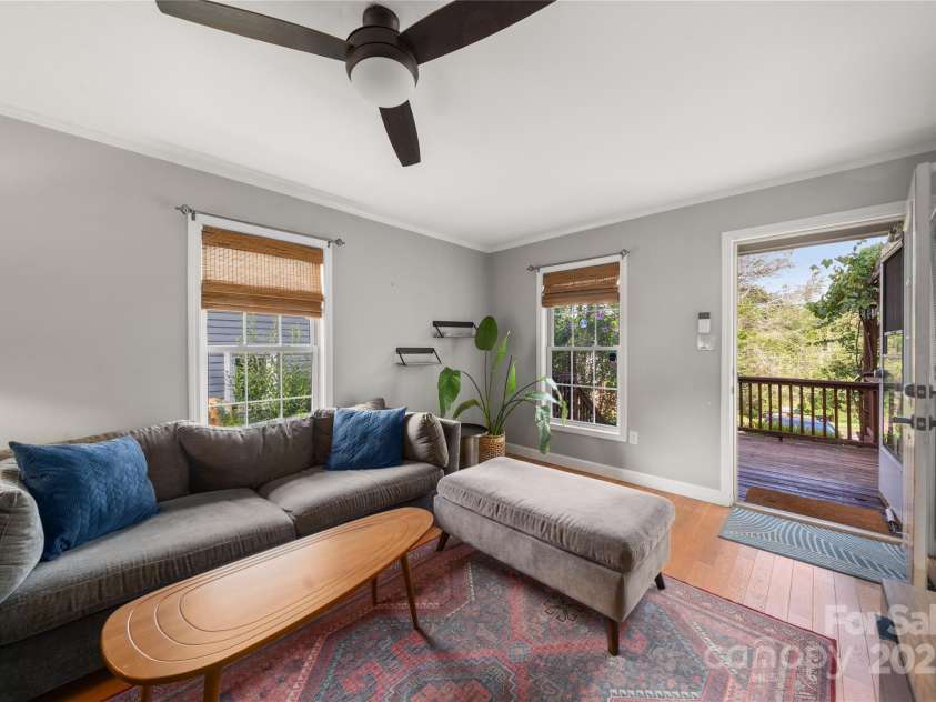 62 Rumbough Place, Asheville, NC 28806.  MLS# CAR4278900, YatesRealty ID 28742. 