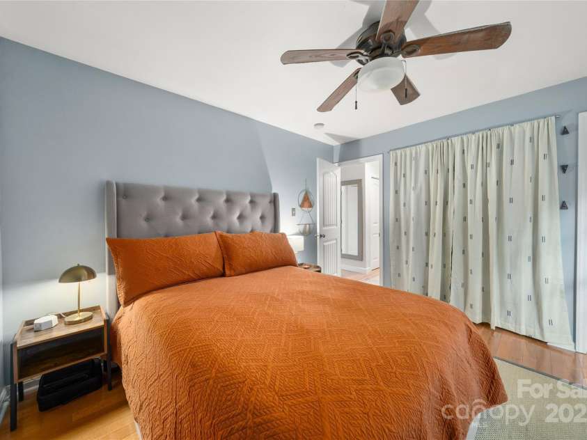 62 Rumbough Place, Asheville, NC 28806.  MLS# CAR4278900, YatesRealty ID 28742. 