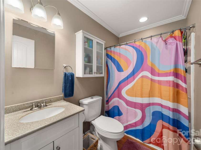 62 Rumbough Place, Asheville, NC 28806.  MLS# CAR4278900, YatesRealty ID 28742. 