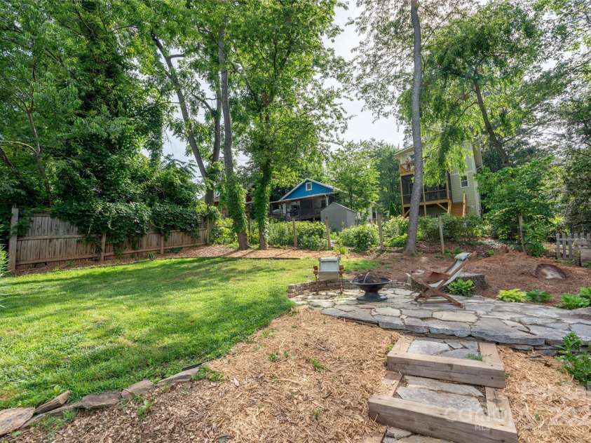 62 Rumbough Place, Asheville, NC 28806.  MLS# CAR4278900, YatesRealty ID 28742. 