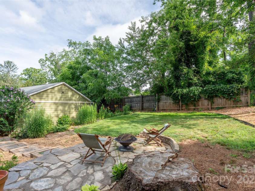 62 Rumbough Place, Asheville, NC 28806.  MLS# CAR4278900, YatesRealty ID 28742. 