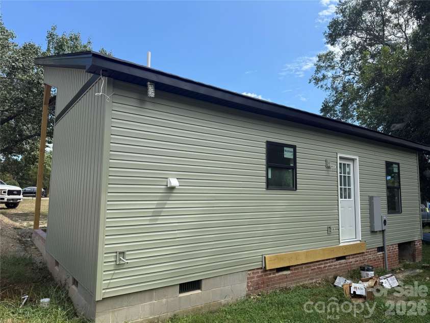 106 Penn Street, Monroe, NC 28112.  MLS# CAR4387788, YatesRealty ID 28743. 