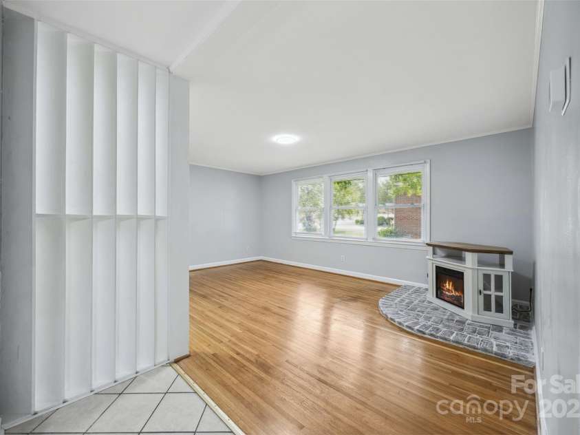 3828 Delgany Drive, Charlotte, NC 28215.  MLS# CAR4278025, YatesRealty ID 28744. 