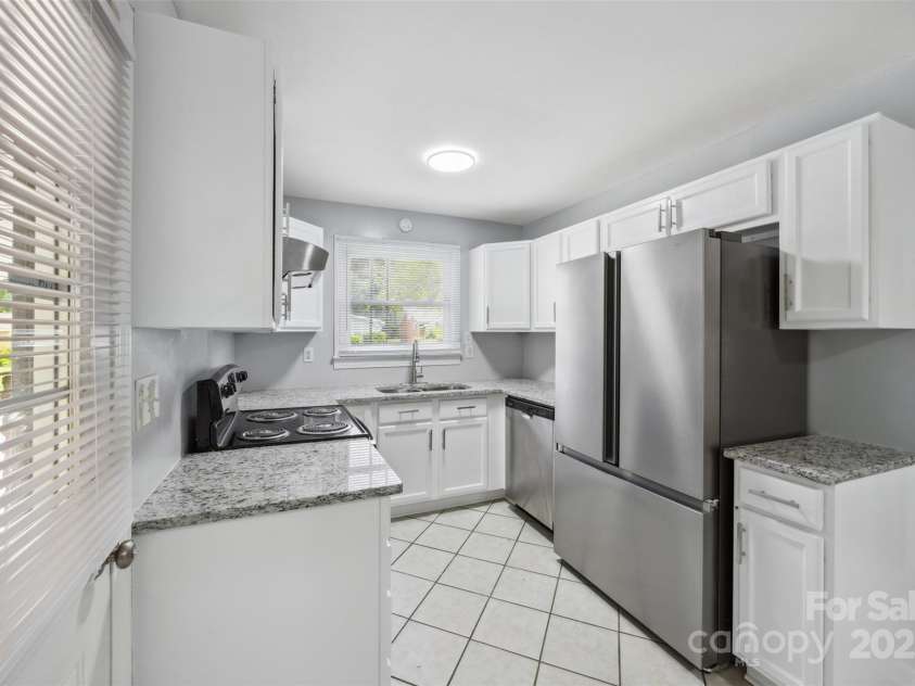 3828 Delgany Drive, Charlotte, NC 28215.  MLS# CAR4278025, YatesRealty ID 28744. 