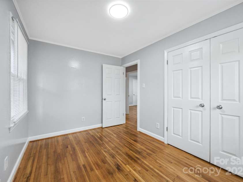 3828 Delgany Drive, Charlotte, NC 28215.  MLS# CAR4278025, YatesRealty ID 28744. 