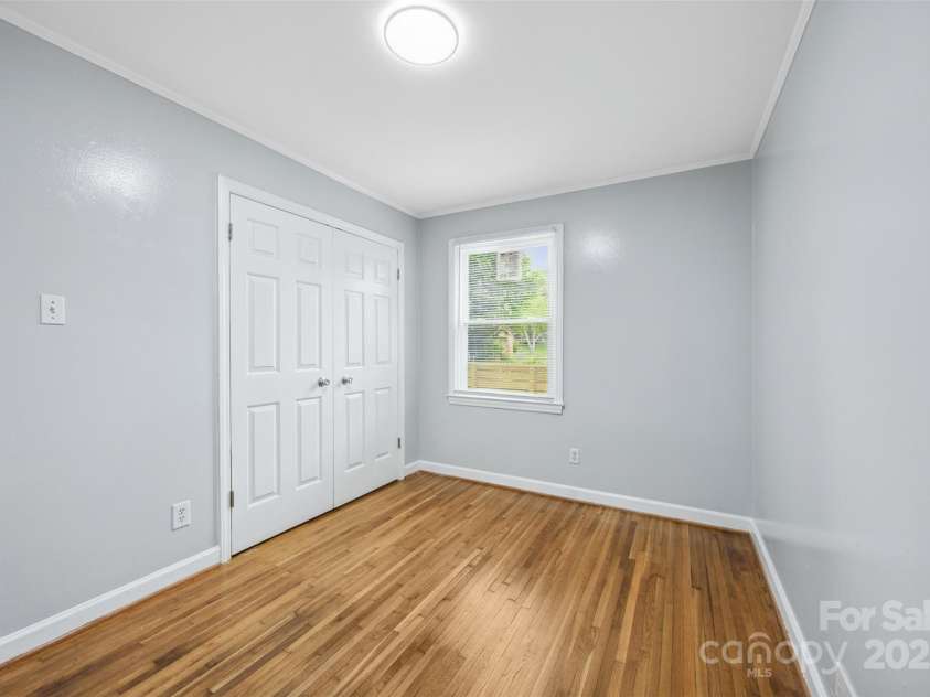 3828 Delgany Drive, Charlotte, NC 28215.  MLS# CAR4278025, YatesRealty ID 28744. 