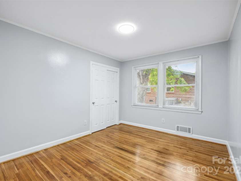 3828 Delgany Drive, Charlotte, NC 28215.  MLS# CAR4278025, YatesRealty ID 28744. 