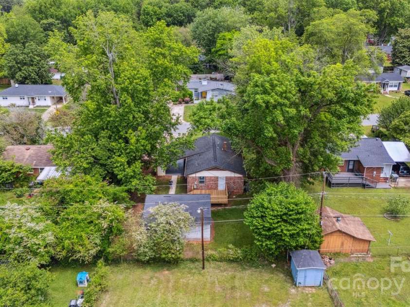 3828 Delgany Drive, Charlotte, NC 28215.  MLS# CAR4278025, YatesRealty ID 28744. 