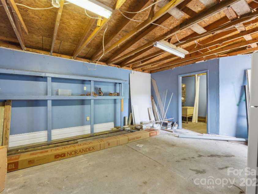 3828 Delgany Drive, Charlotte, NC 28215.  MLS# CAR4278025, YatesRealty ID 28744. 