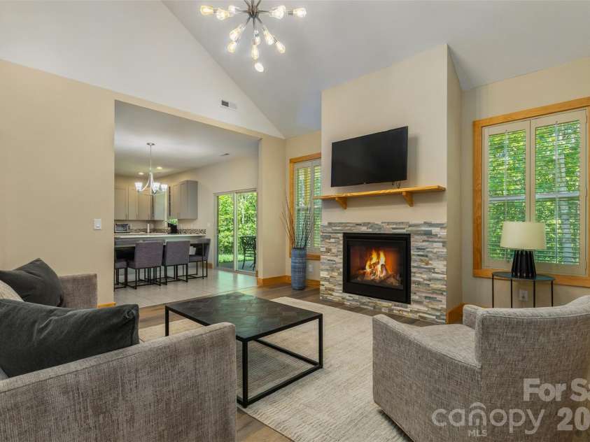 48 River Walk Drive, Asheville, NC 28804.  MLS# CAR4391063, YatesRealty ID 28745. 