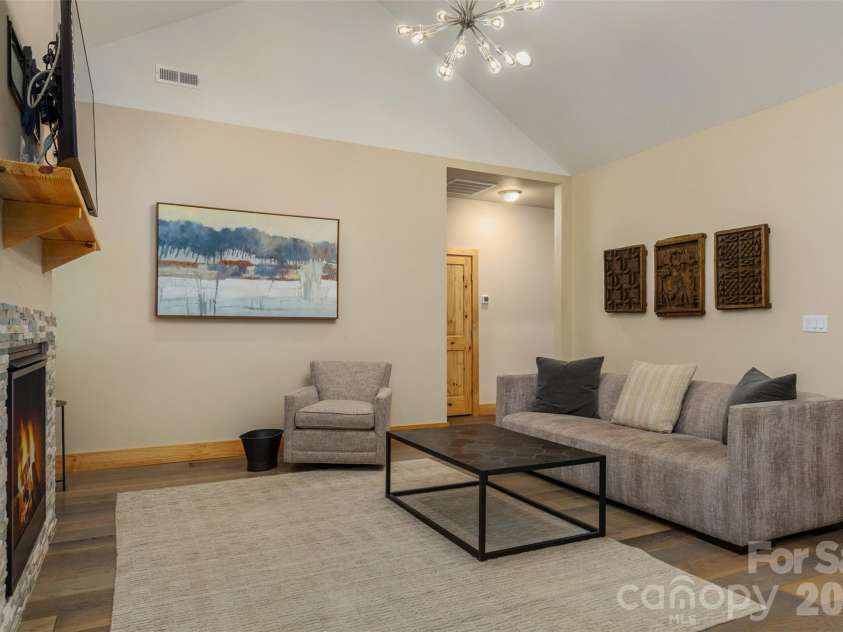 48 River Walk Drive, Asheville, NC 28804.  MLS# CAR4391063, YatesRealty ID 28745. 