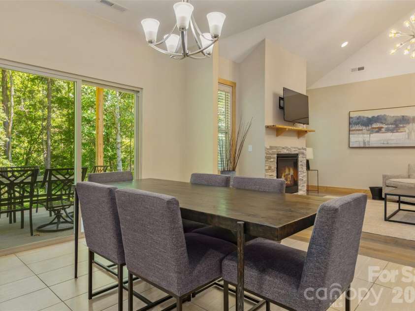 48 River Walk Drive, Asheville, NC 28804.  MLS# CAR4391063, YatesRealty ID 28745. 