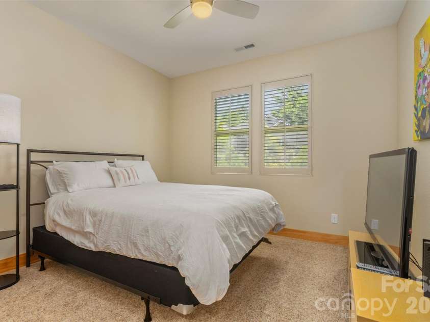48 River Walk Drive, Asheville, NC 28804.  MLS# CAR4391063, YatesRealty ID 28745. 