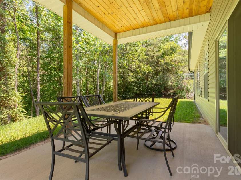 48 River Walk Drive, Asheville, NC 28804.  MLS# CAR4391063, YatesRealty ID 28745. 