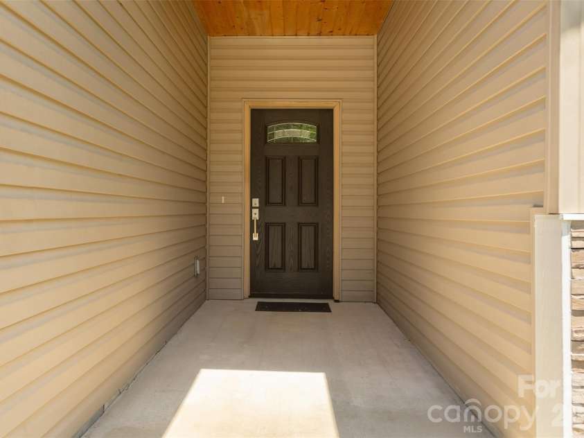 48 River Walk Drive, Asheville, NC 28804.  MLS# CAR4391063, YatesRealty ID 28745. 