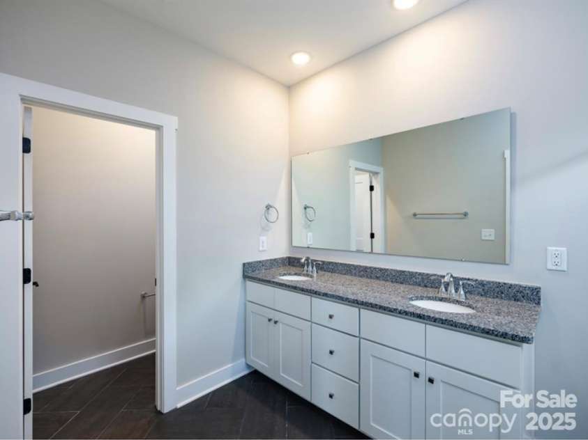 114 Glencoe Lane, Mooresville, NC 28117.  MLS# CAR4221976, YatesRealty ID 28747. Primary Bath