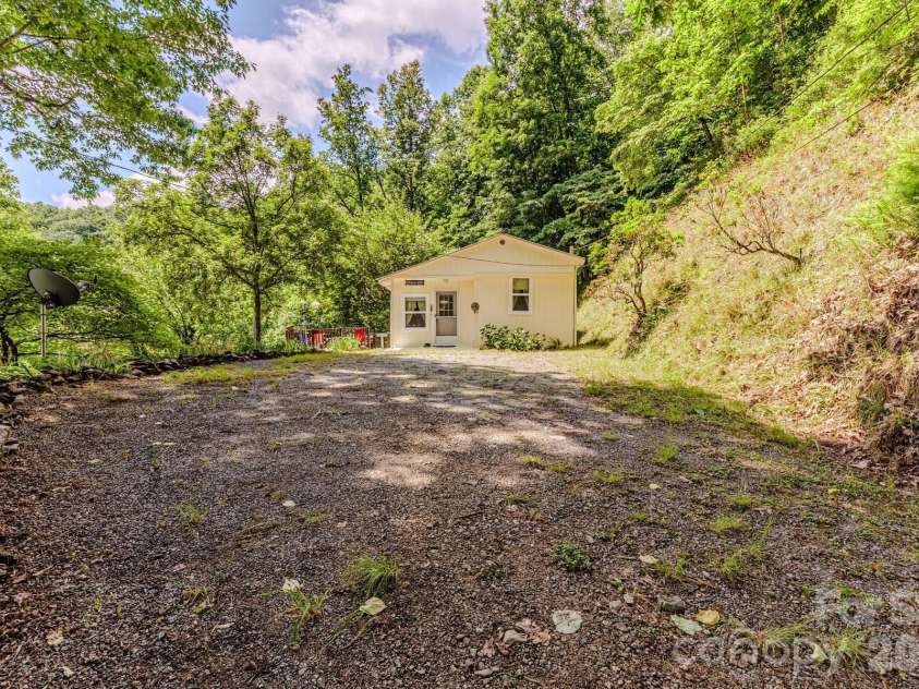 1680 Williamson Road, Whittier, NC 28789.  MLS# CAR4391119, YatesRealty ID 28747. 