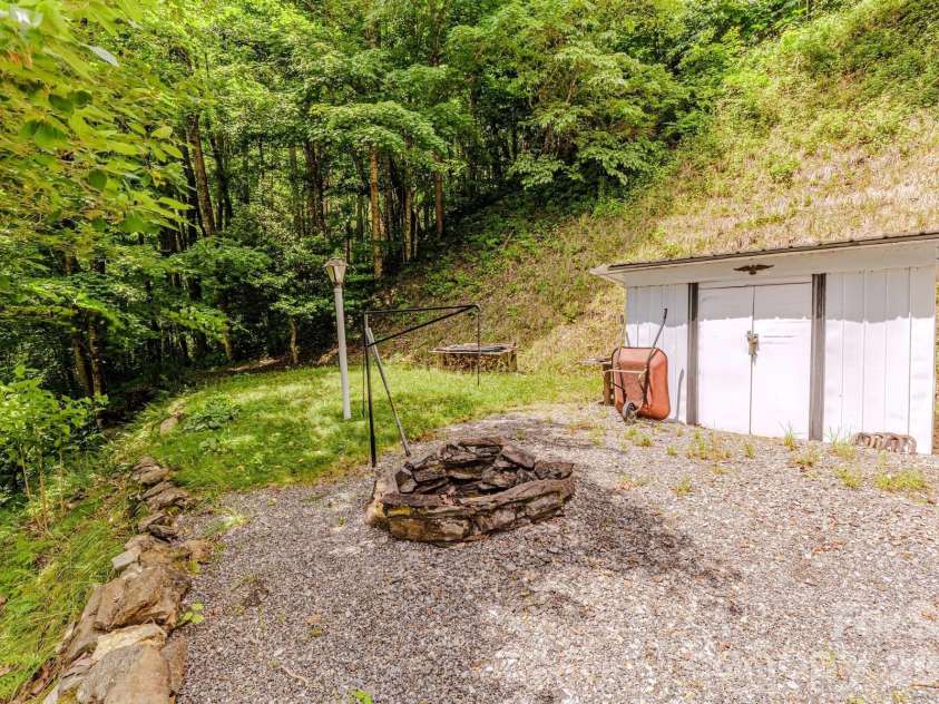 1680 Williamson Road, Whittier, NC 28789.  MLS# CAR4391119, YatesRealty ID 28747. 