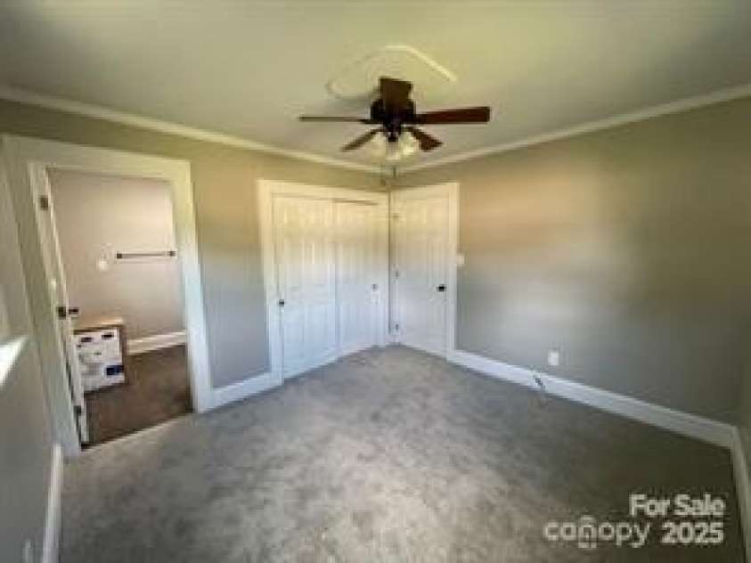 715 Pine Street, Kannapolis, NC 28081.  MLS# CAR4277604, YatesRealty ID 28748. 