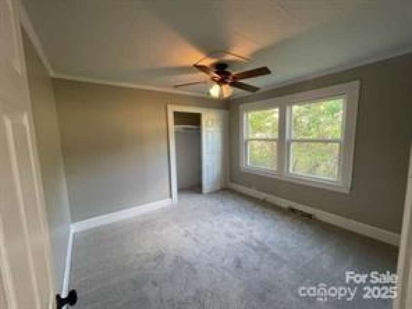 715 Pine Street, Kannapolis, NC 28081.  MLS# CAR4277604, YatesRealty ID 28748. 